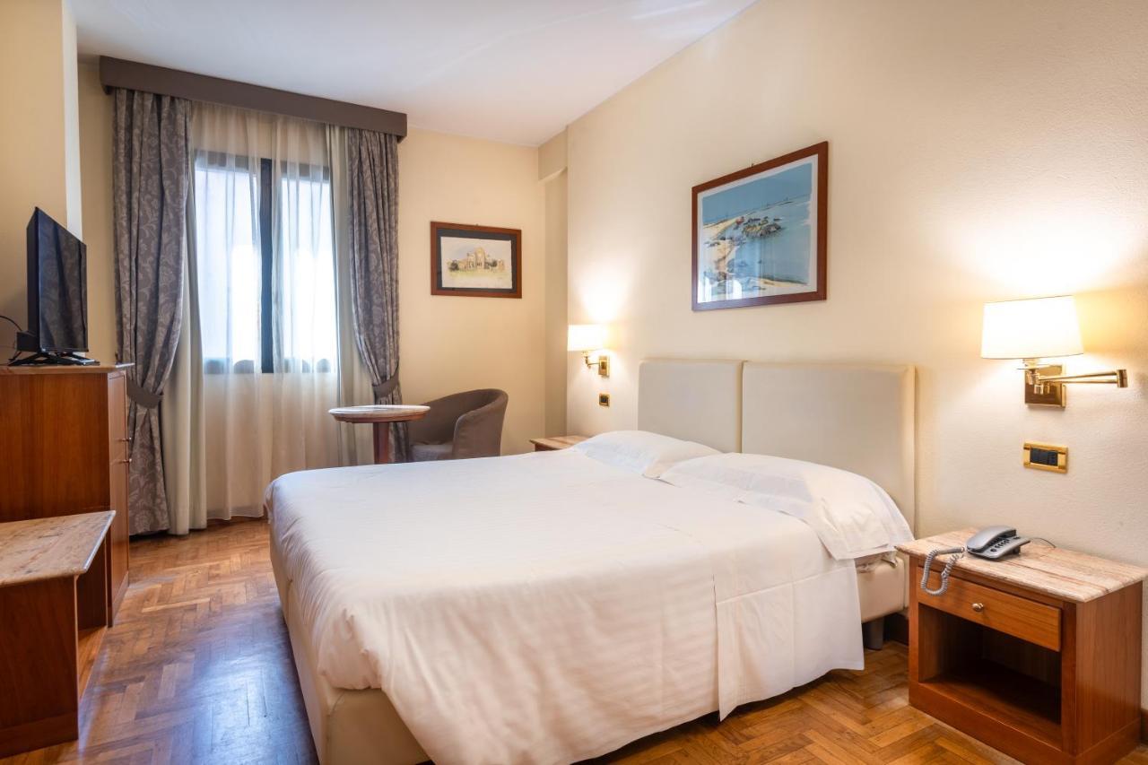 Hotel Airone - Ombrellone Incluso Al Bagno Dolce Vita A Marina Dal 1 Giugno Al 15 Settembre Grosseto Exteriör bild