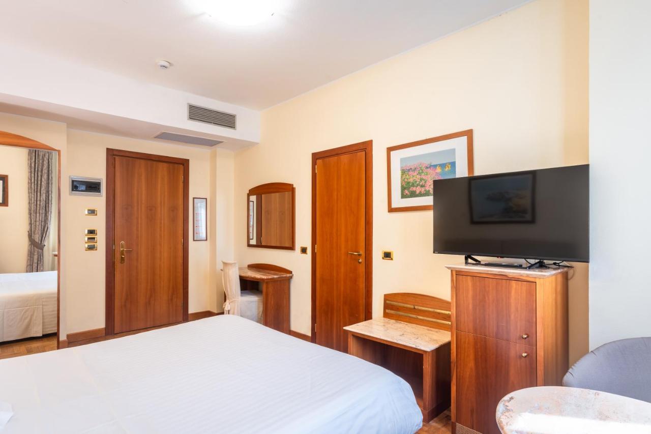 Hotel Airone - Ombrellone Incluso Al Bagno Dolce Vita A Marina Dal 1 Giugno Al 15 Settembre Grosseto Exteriör bild
