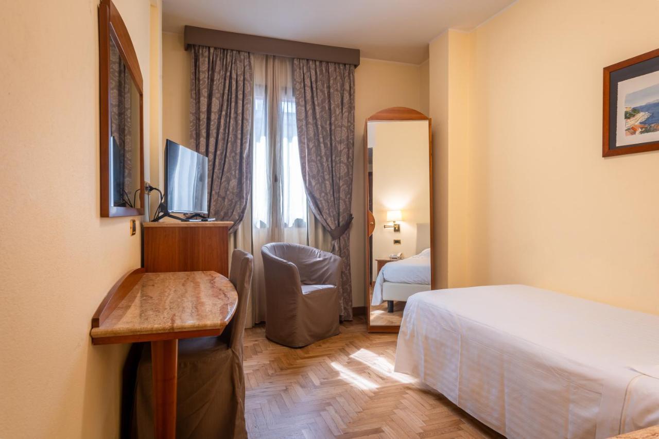 Hotel Airone - Ombrellone Incluso Al Bagno Dolce Vita A Marina Dal 1 Giugno Al 15 Settembre Grosseto Rum bild