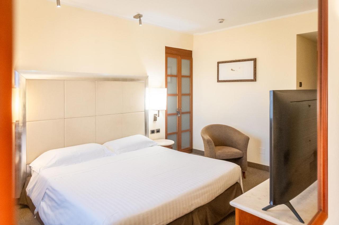 Hotel Airone - Ombrellone Incluso Al Bagno Dolce Vita A Marina Dal 1 Giugno Al 15 Settembre Grosseto Exteriör bild