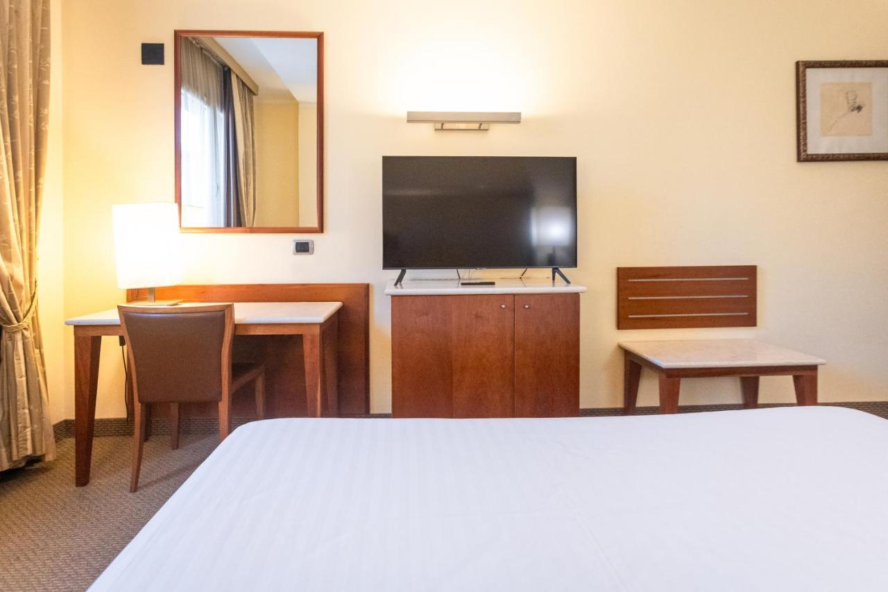Hotel Airone - Ombrellone Incluso Al Bagno Dolce Vita A Marina Dal 1 Giugno Al 15 Settembre Grosseto Exteriör bild