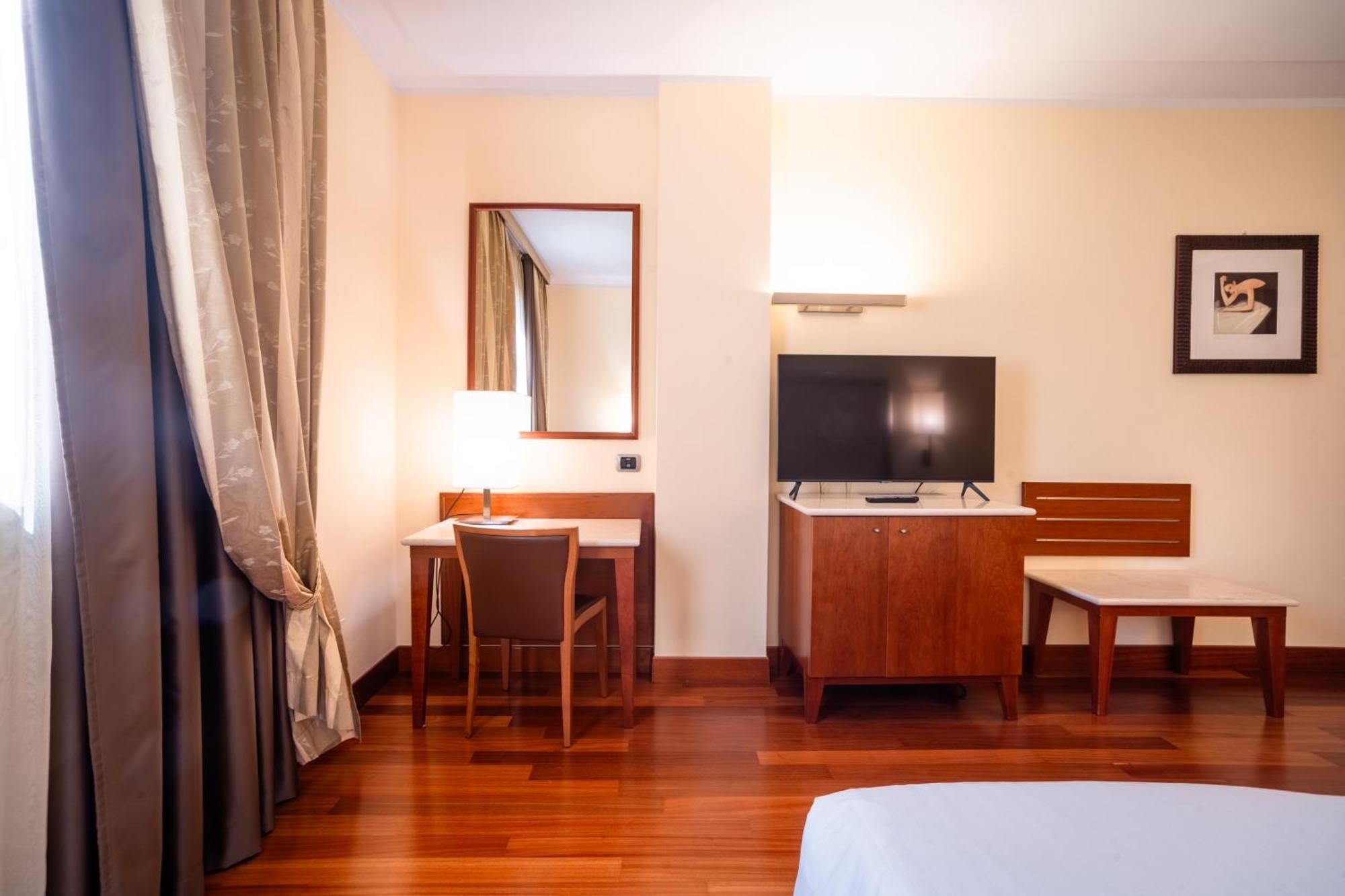 Hotel Airone - Ombrellone Incluso Al Bagno Dolce Vita A Marina Dal 1 Giugno Al 15 Settembre Grosseto Exteriör bild