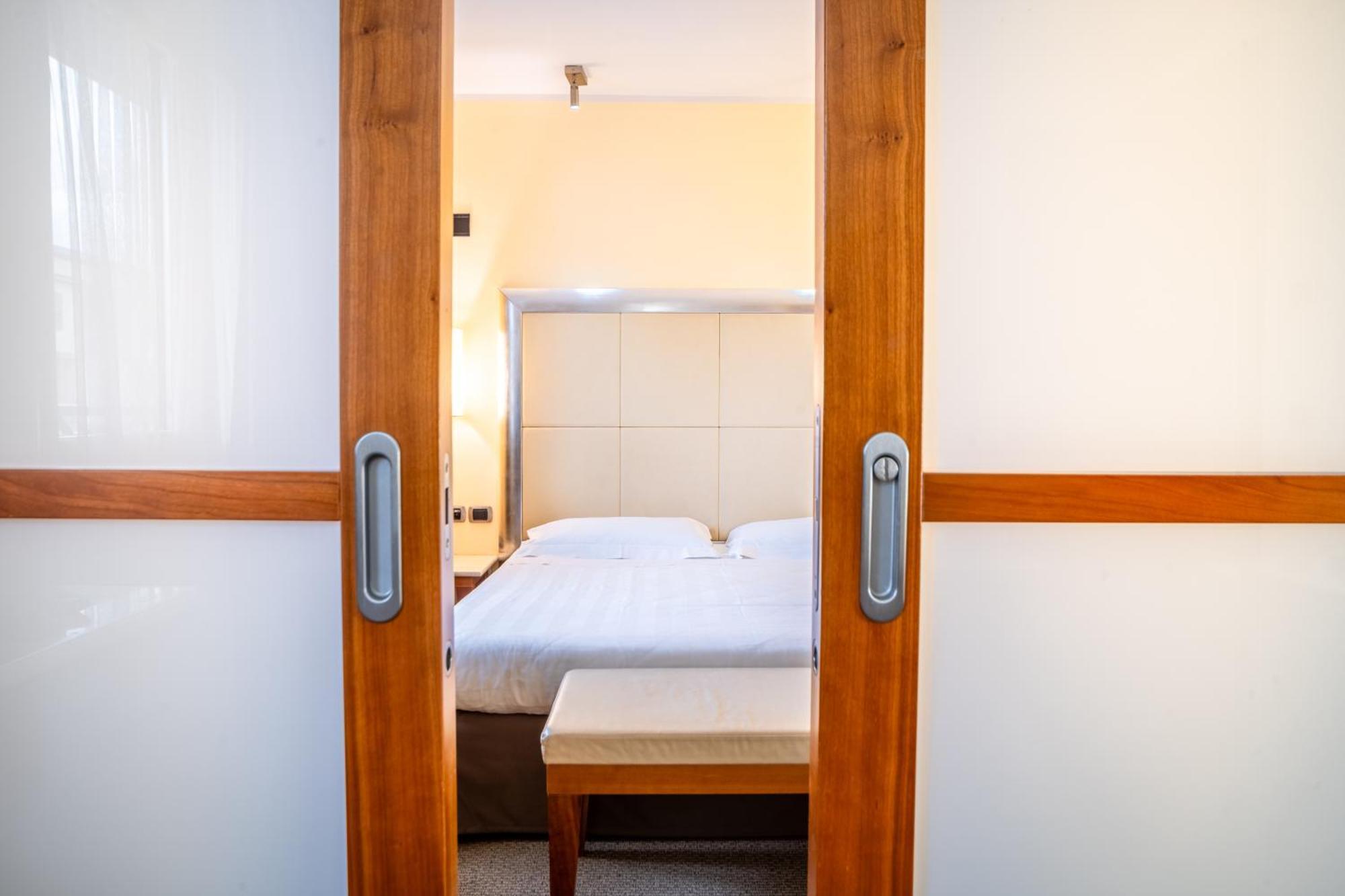 Hotel Airone - Ombrellone Incluso Al Bagno Dolce Vita A Marina Dal 1 Giugno Al 15 Settembre Grosseto Exteriör bild